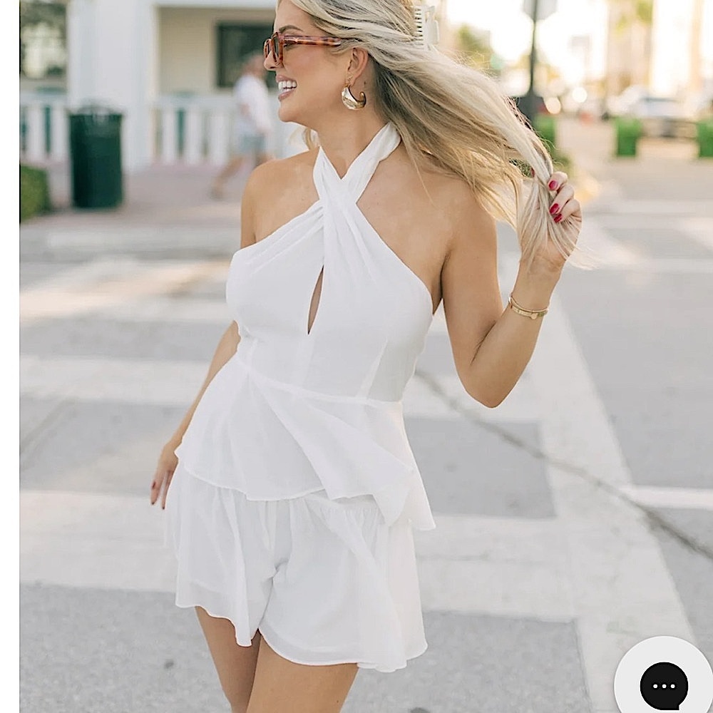 A5 - 277 Vestique white halter dress / romper size large NWT
